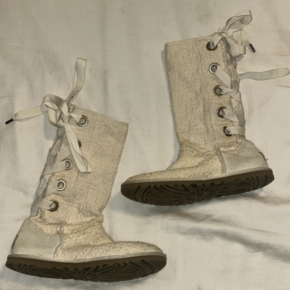 NWOT Ugg Australia Heirloom knit cream lace up boots! - Picture 12 of 13
